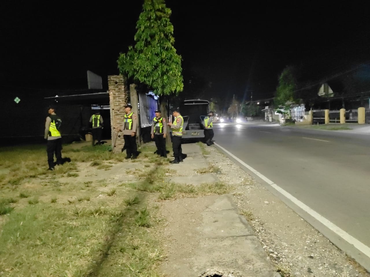 Patroli Bersinggungan Antisipasi Gangguan Kamtibmas Di Malam Minggu