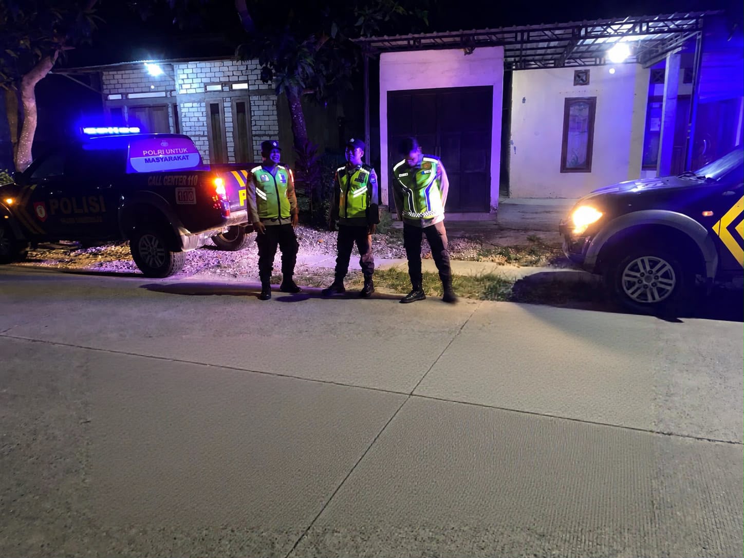 Patroli Bersinggungan Polsek Sumberrejo dan Polsek Kanor Cegah Kriminalitas Malam Hari