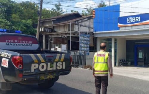 Patroli Siang Cegah kriminal, Polsek Tambakrejo gelar Patroli