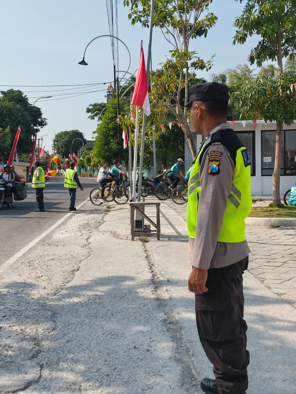 POLSEK KANOR AMANKAN KEGIATAN GOWES GURU RA & MI SE-KEC KANOR