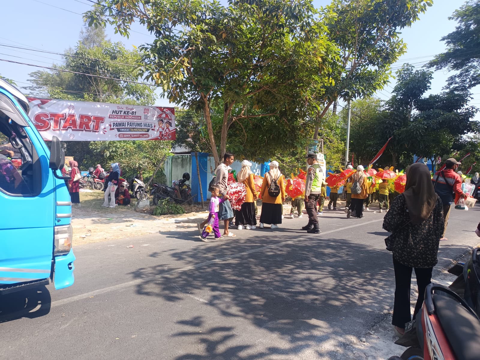 Polsek Sumberrejo Amankan Pawai Payung Hias Semarak HUT ke-81 Kemerdekaan RI