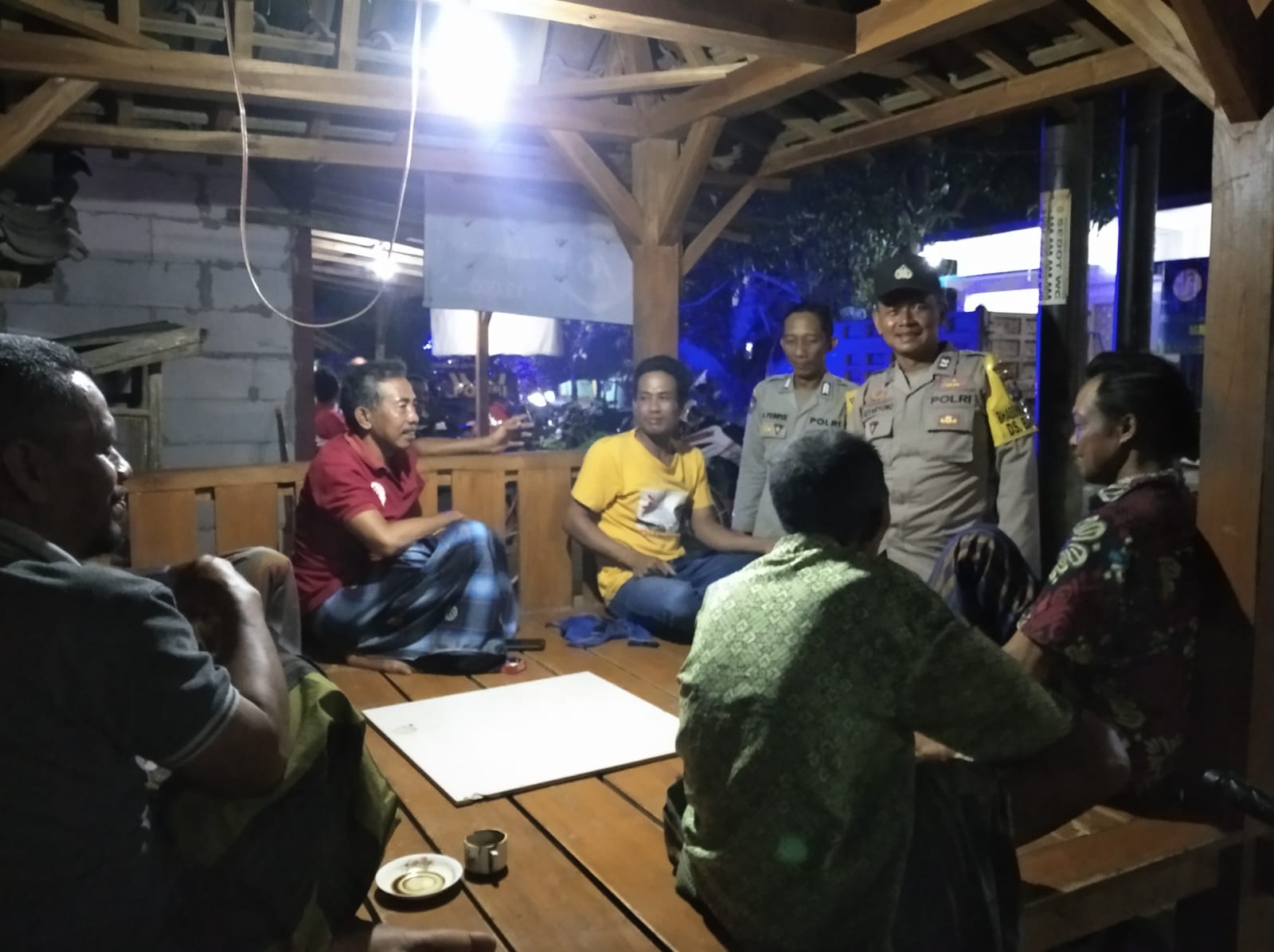 Polsek Ngasem Laksanakan Dialogis di Pos kamling