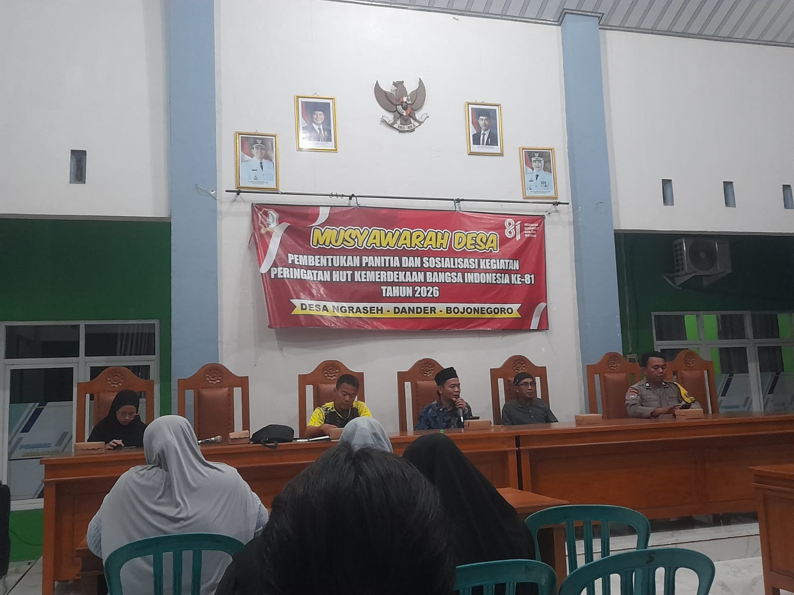 Bhabinkamtibmas Polsek Dander Hadiri Musyawarah Desa Ngraseh Bahas Kepanitiaan HUT RI Ke-81