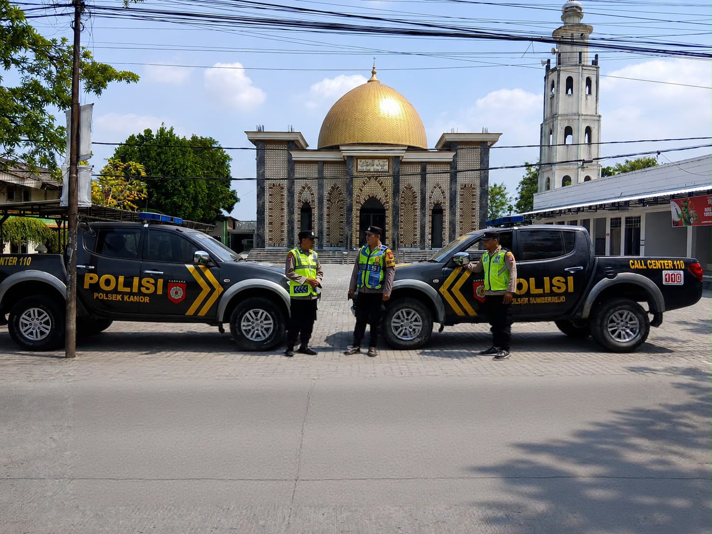 Polri Hadir di Tengah Masyarakat, Polsek Sumberrejo dan Polsek Kanor Gelar Patroli Bersinggungan Antisipasi 3C