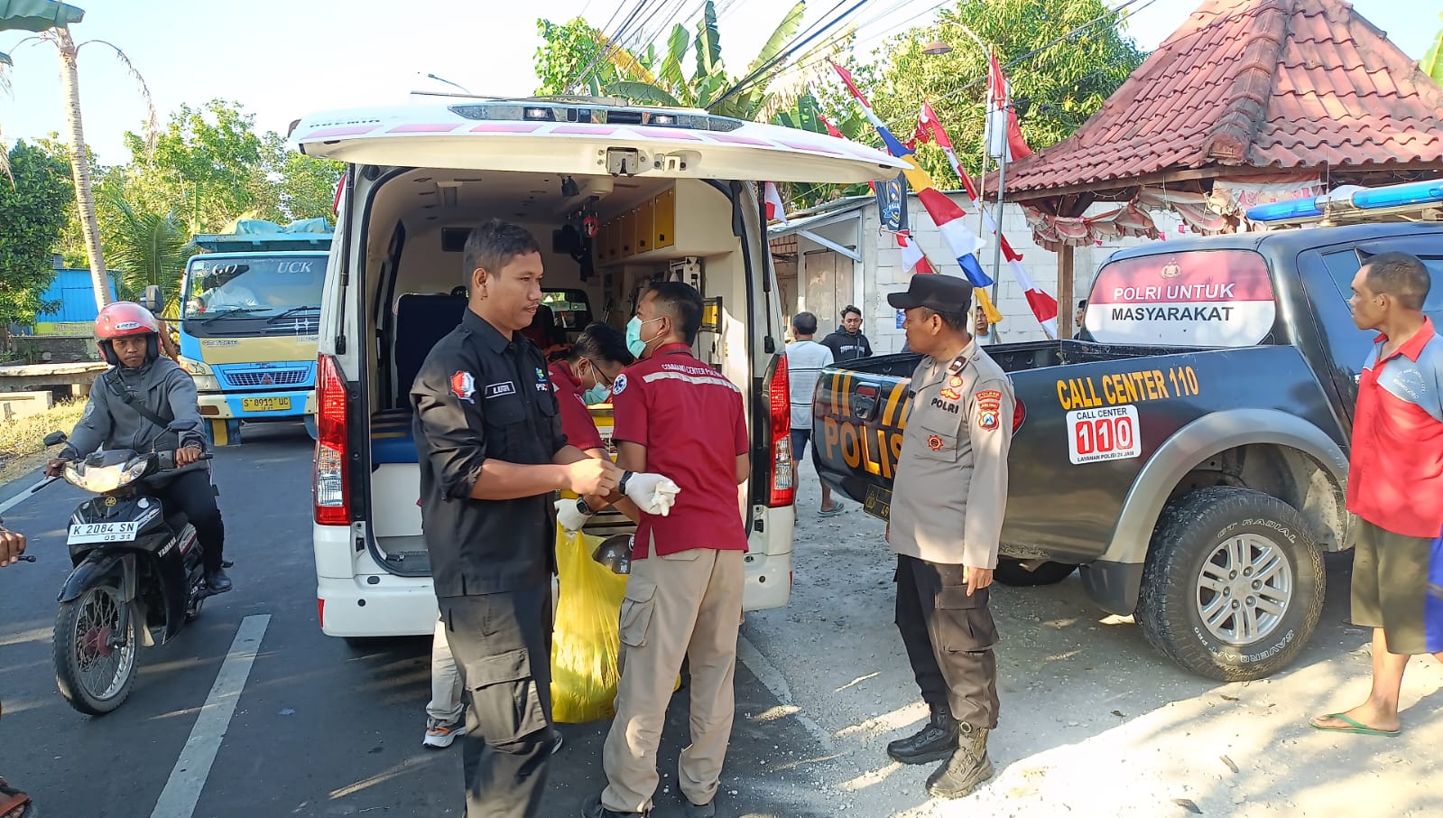 Respon Cepat Laporan Masyarakat Melalui Call Center 110, Polsek Dander Tangani Lakalantas di TKP Desa Ngraseh
