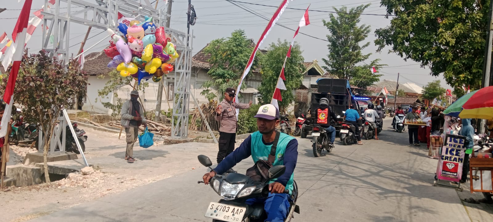 Polsek Ngasem Pengamanan Gerak Jalan Tingkat SMU dan Umum