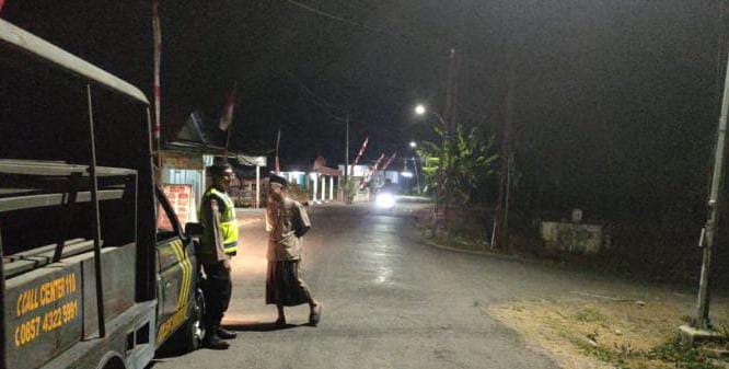 Polsek Sukosewu Patroli Malam di Pemukiman Warga