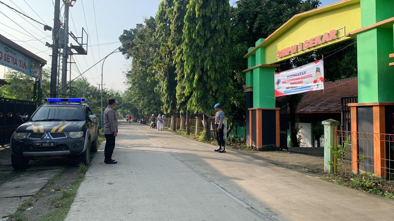 Ciptakan Kelancaran Lalu Lintas Pagi, Polsek Sekar Laksanakan Sapa Pagi