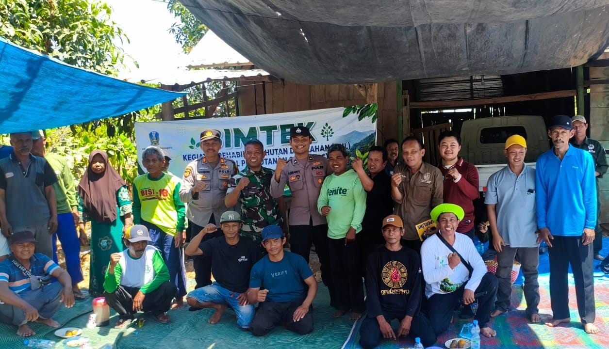 Polsek Sekar Hadiri Giat RHL Anggota Polsek Sekar Hadiri Giat Bimtek RHL Poktan Wono Sekar Makmur