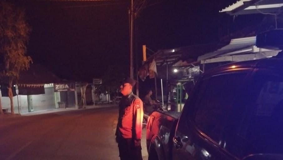 Piket jaga Polsek Sukosewu laksanakan Patroli Malam