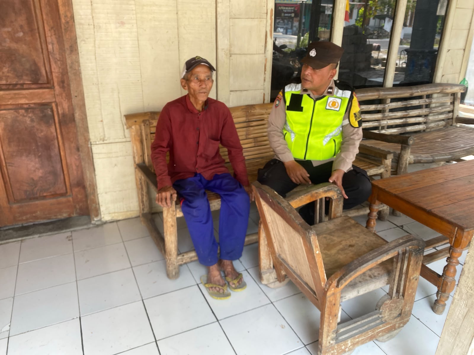 Sambang Kamtibmas, Bhabinkamtibmas Hadir Dekat dengan Warga Desa Mejuwet