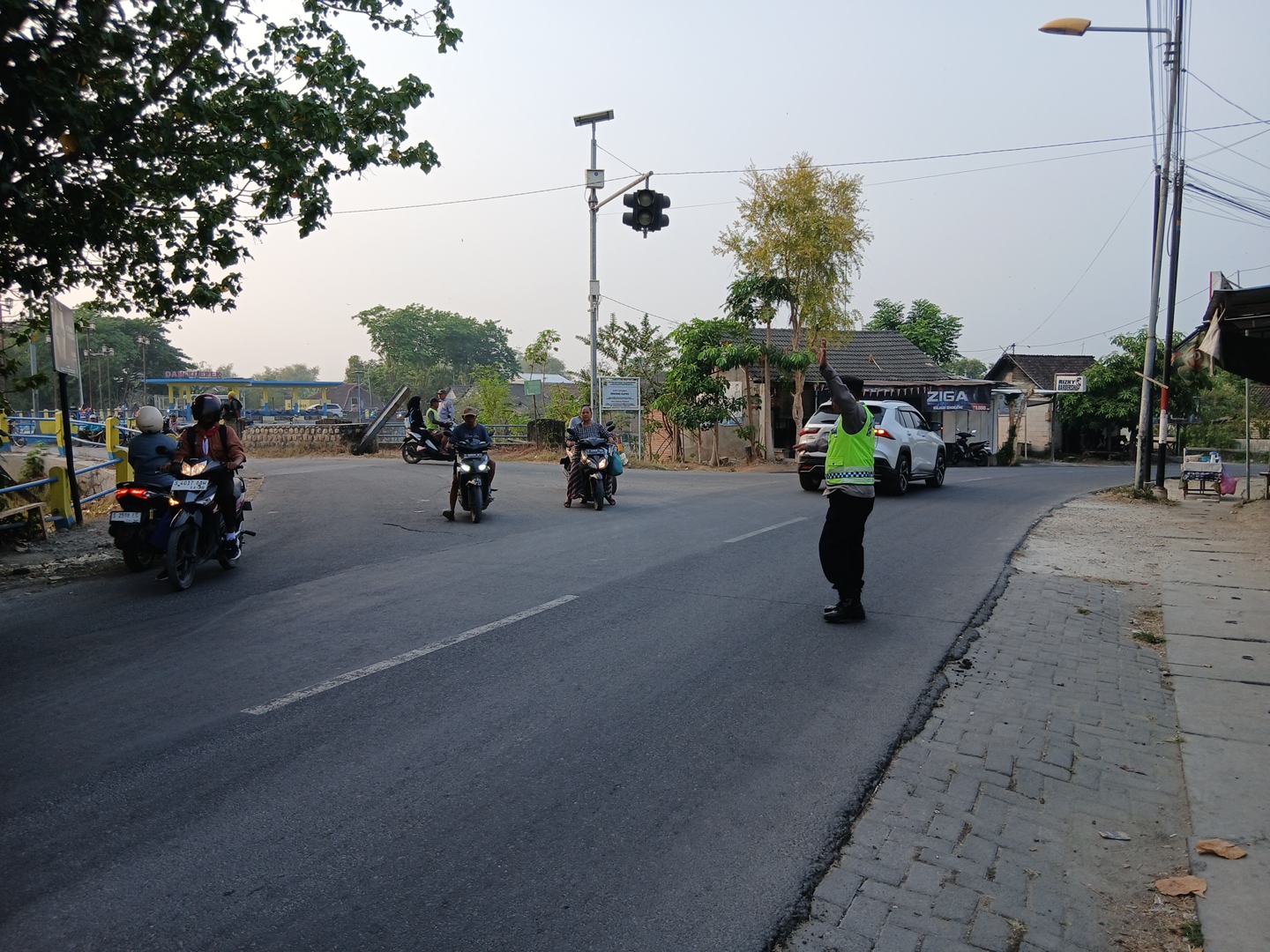 Mengantisipasi 3C polsek Sukosewu laksanakan sapa pagi