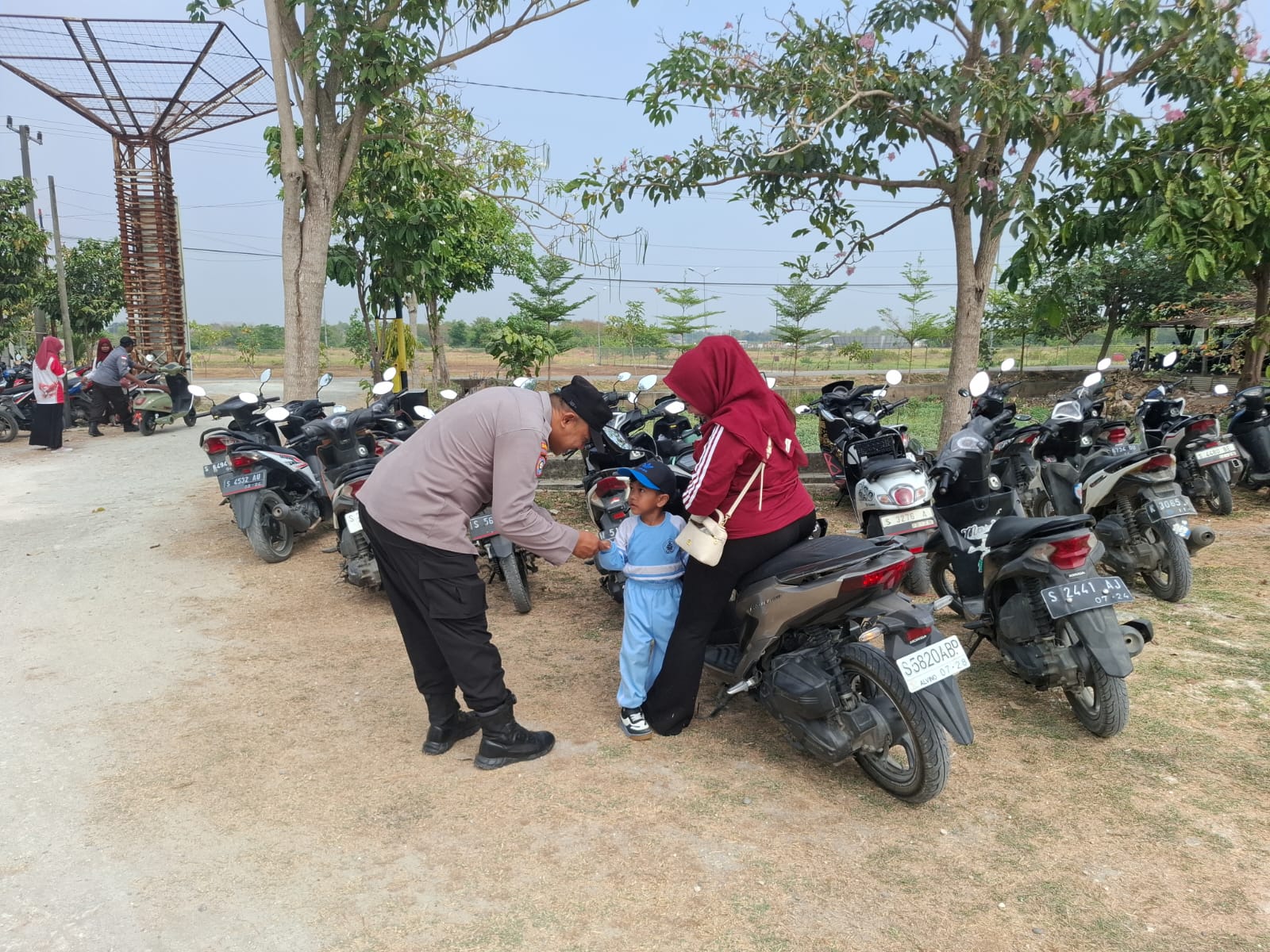 Patroli dialogis sapa Siang Polsek Gayam antisipasi gangguan Kamtibmas