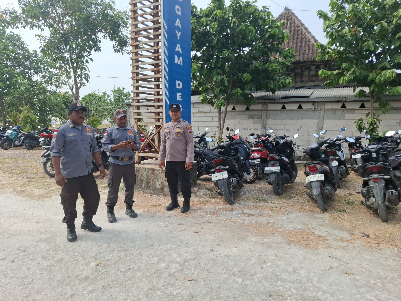 Patroli dialogis sapa Siang Polsek Gayam antisipasi gangguan Kamtibmas