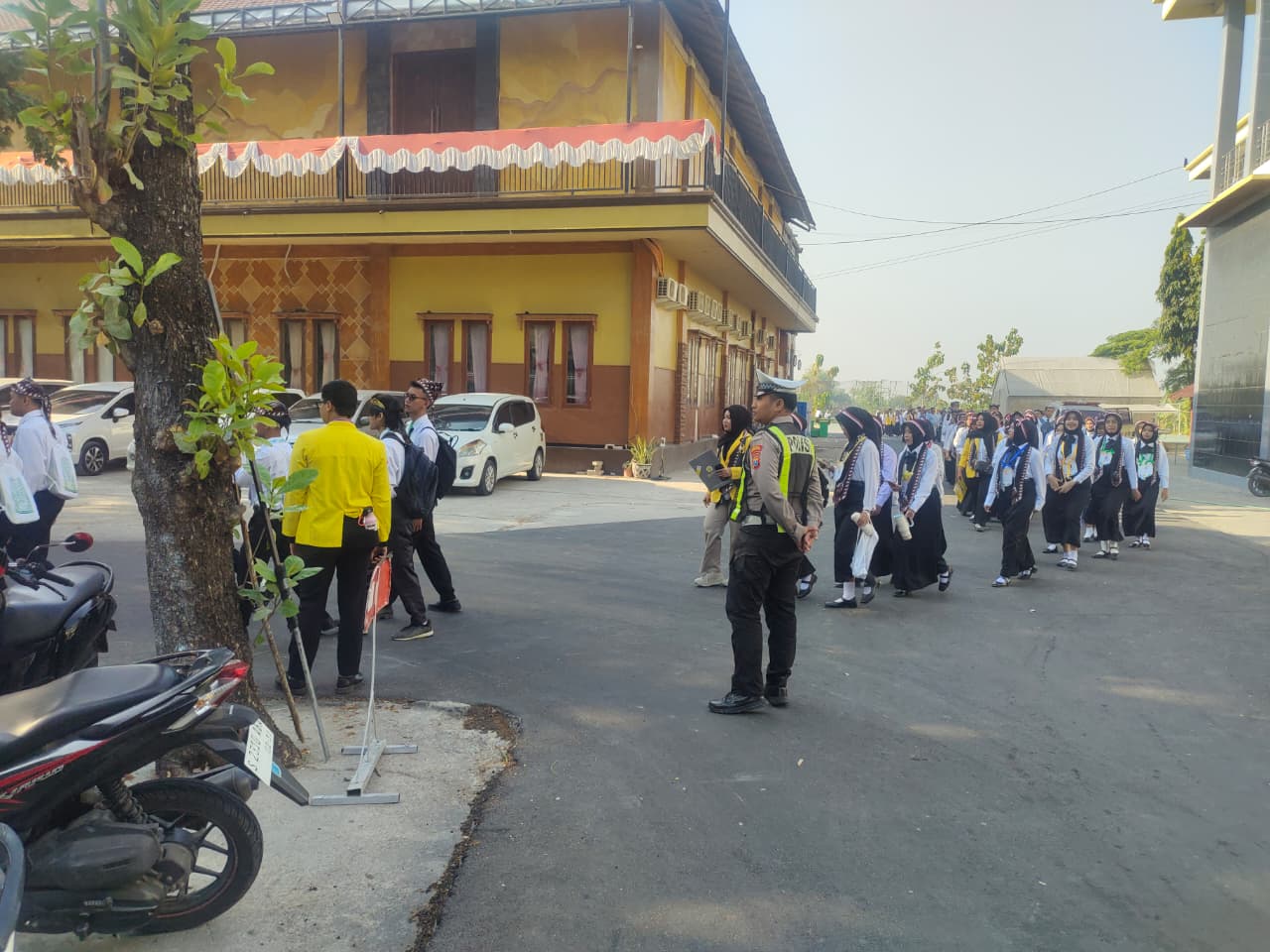 Polsek Bojonegoro Kota Amankan Pengenalan Kehidupan Kampus Mahasiswa Baru Unigoro 2026