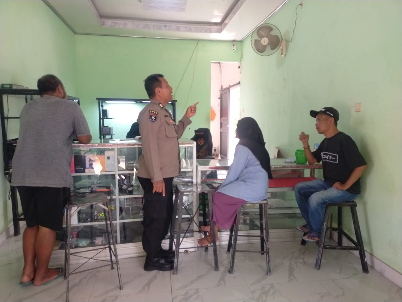 Antisipasi 3C personil polsek Sukosewu laksanakan sapa siang