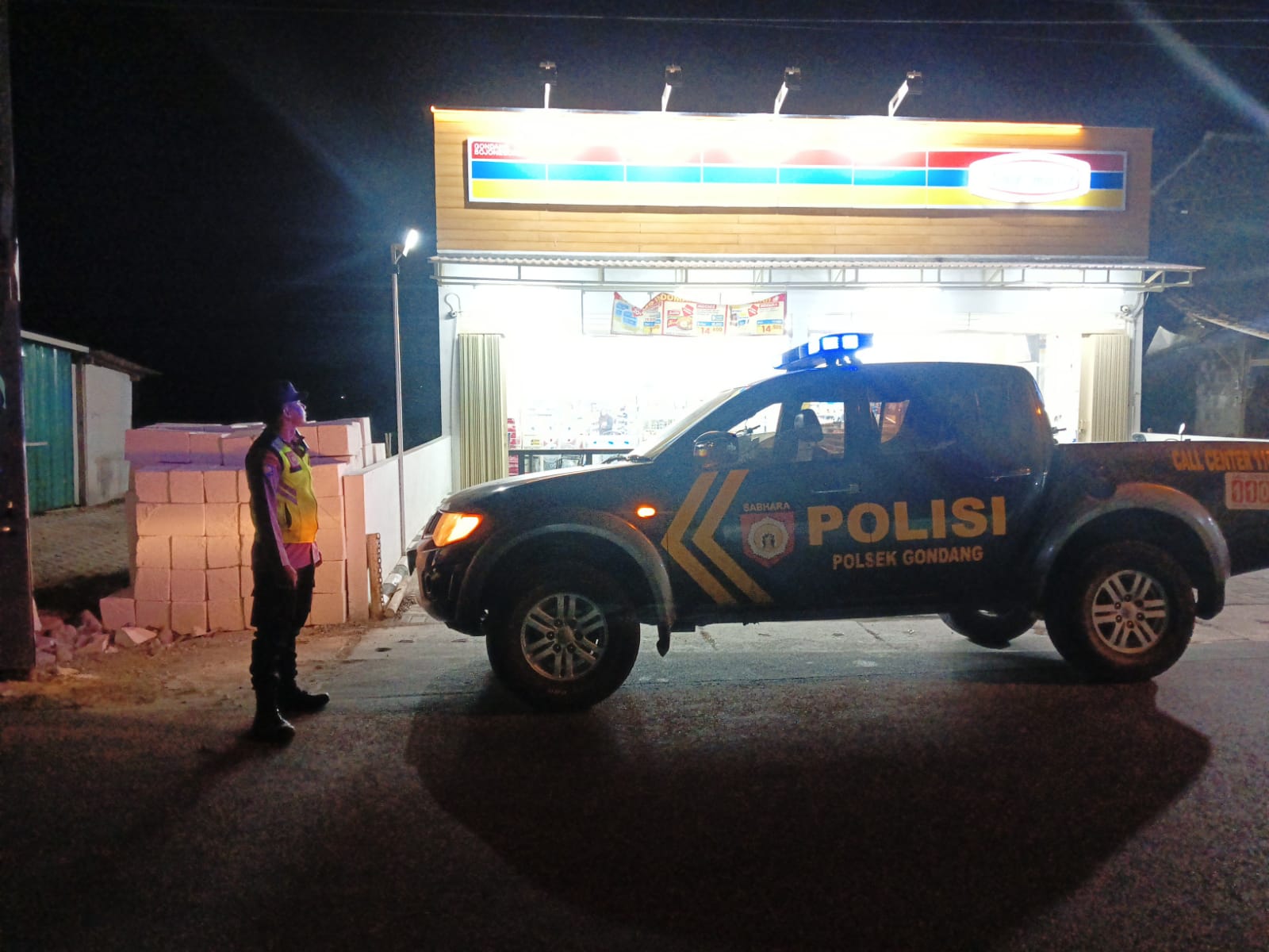 Antisipasi Gangguan Kamtibmas, Anggota Polsek Gondang Melaksanakan Patroli sapa malam Di Wilayah Kecamatan Gondang