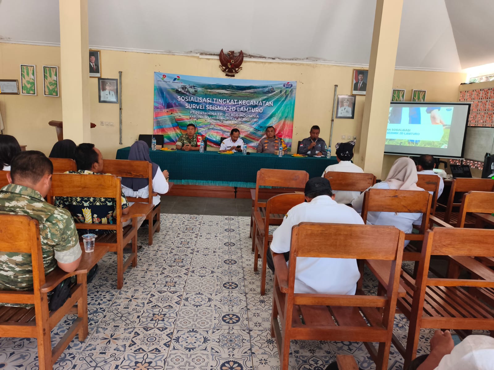 Kapolsek Bubulan Hadiri Sosialiasi Survei Seismik 2D Lamturo