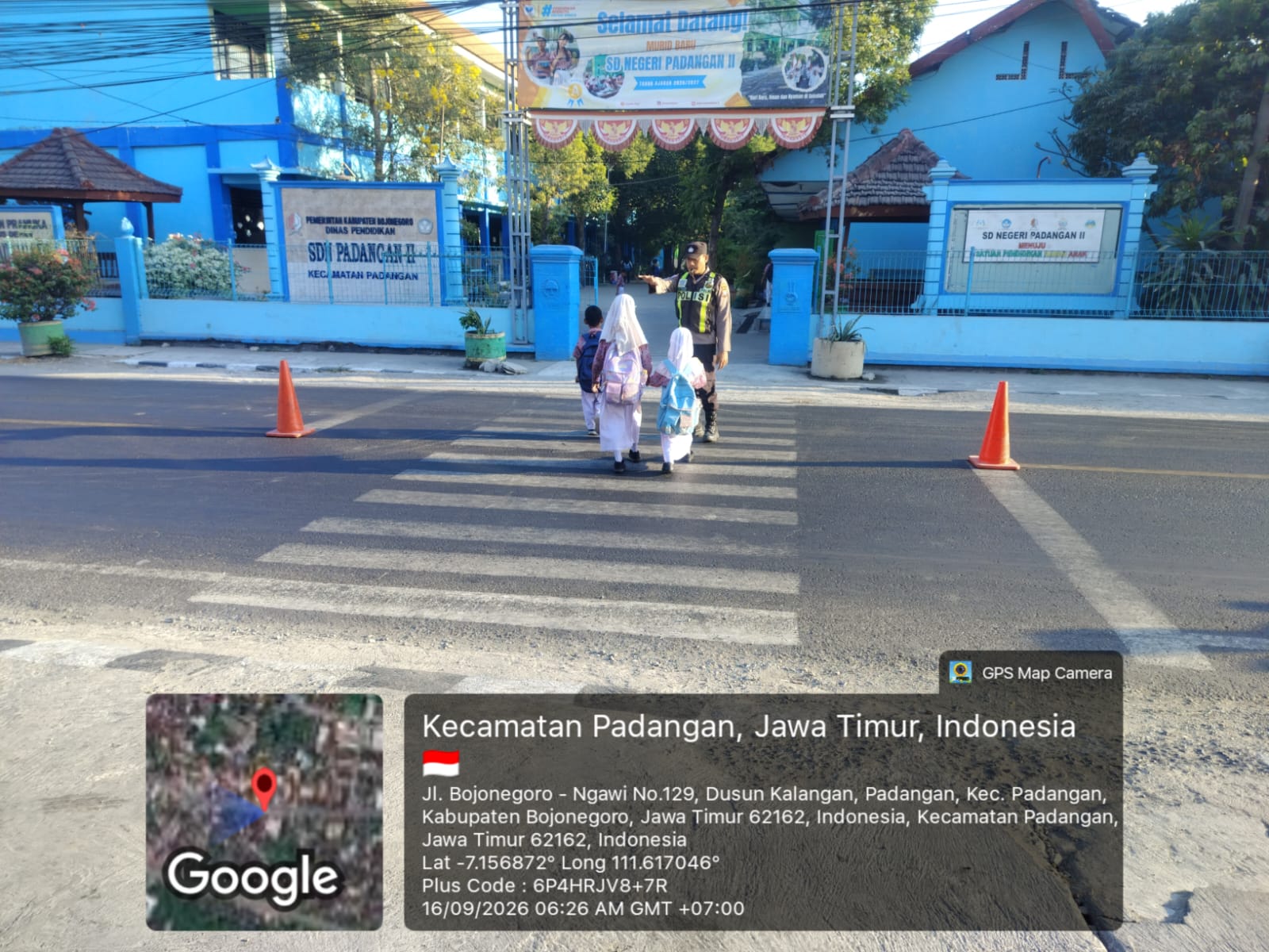 Untuk Kelancaran dan Keselamatan Pengguna Jalan, Polsek Padangan Melaksanakan Pengaturan Lalulintas