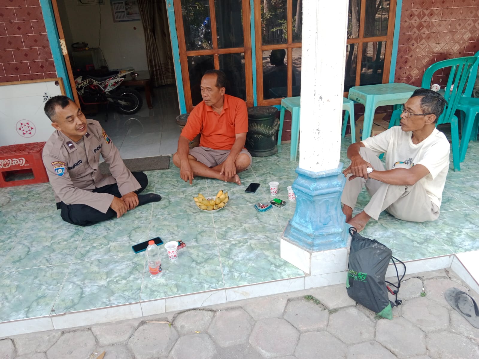 Ps. Kanit Binmas Polsek Kanor Sambang Warga