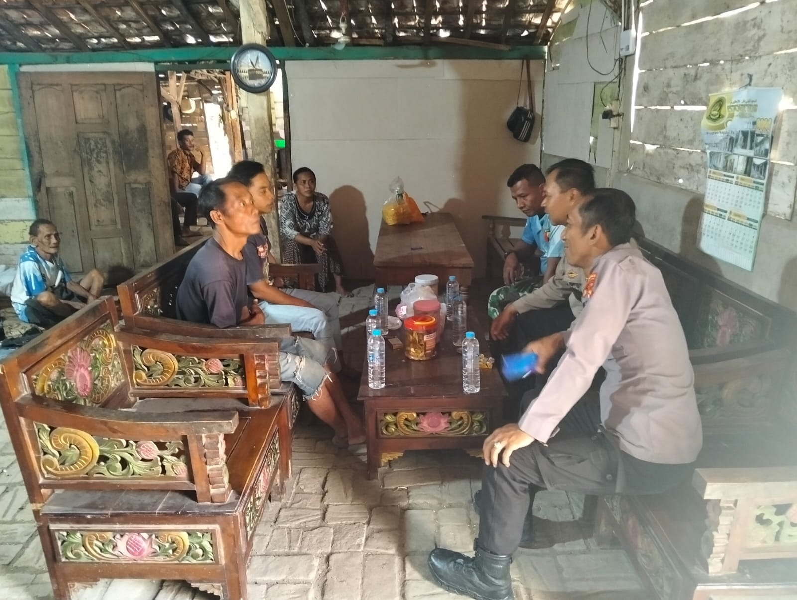 Bhabinkamtibmas Sambang Warga Desa Binaan