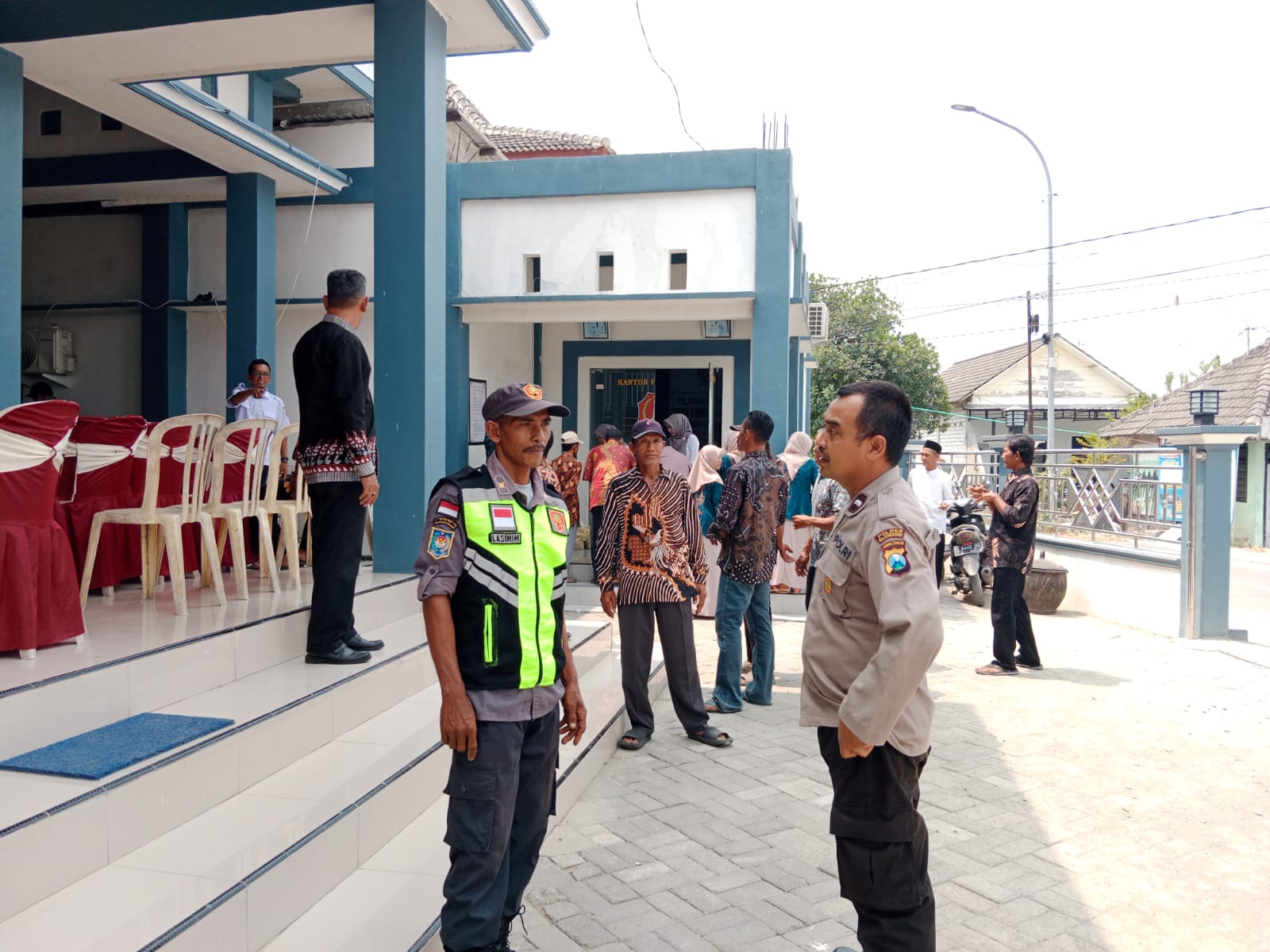 Ps. Kanit Binmas Polsek Kanor Berkunjung Ke Balai Desa Sumbersangi
