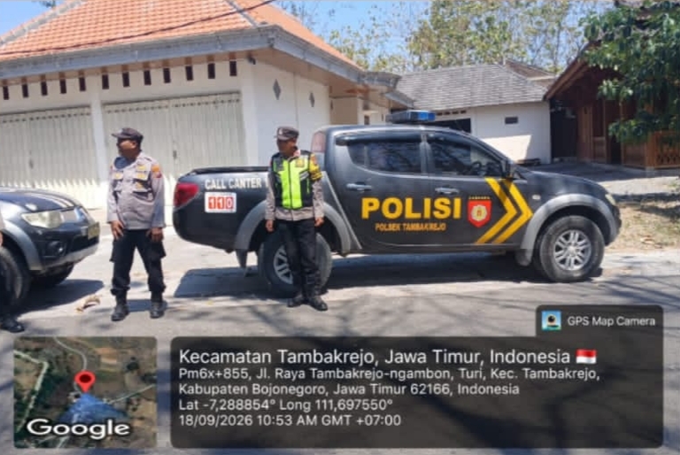 Patroli bersinggungan Gelar Patroli sampai diperbatasan Polsek Tambakrejo laksanakan giat patroli bersinggungan