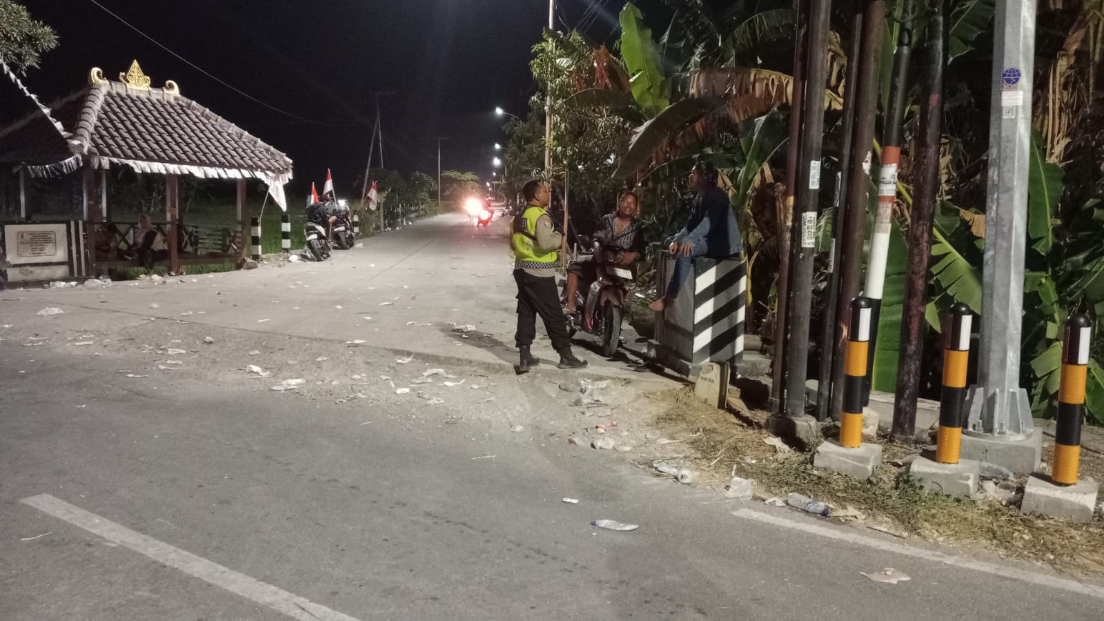 Piket jaga Polsek Sukosewu laksanakan Patroli Malam