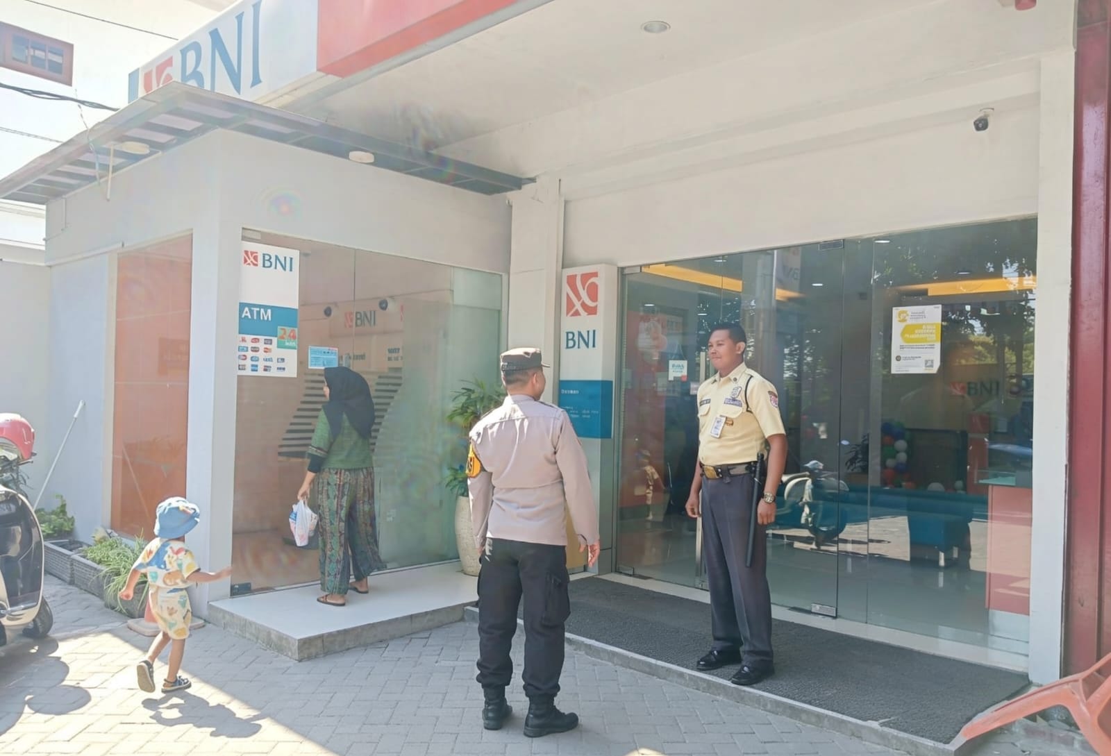 Polsek Baureno Laksanakan Patroli Di Perbankan Guna Antisipasi Kerawanan Kejahatan