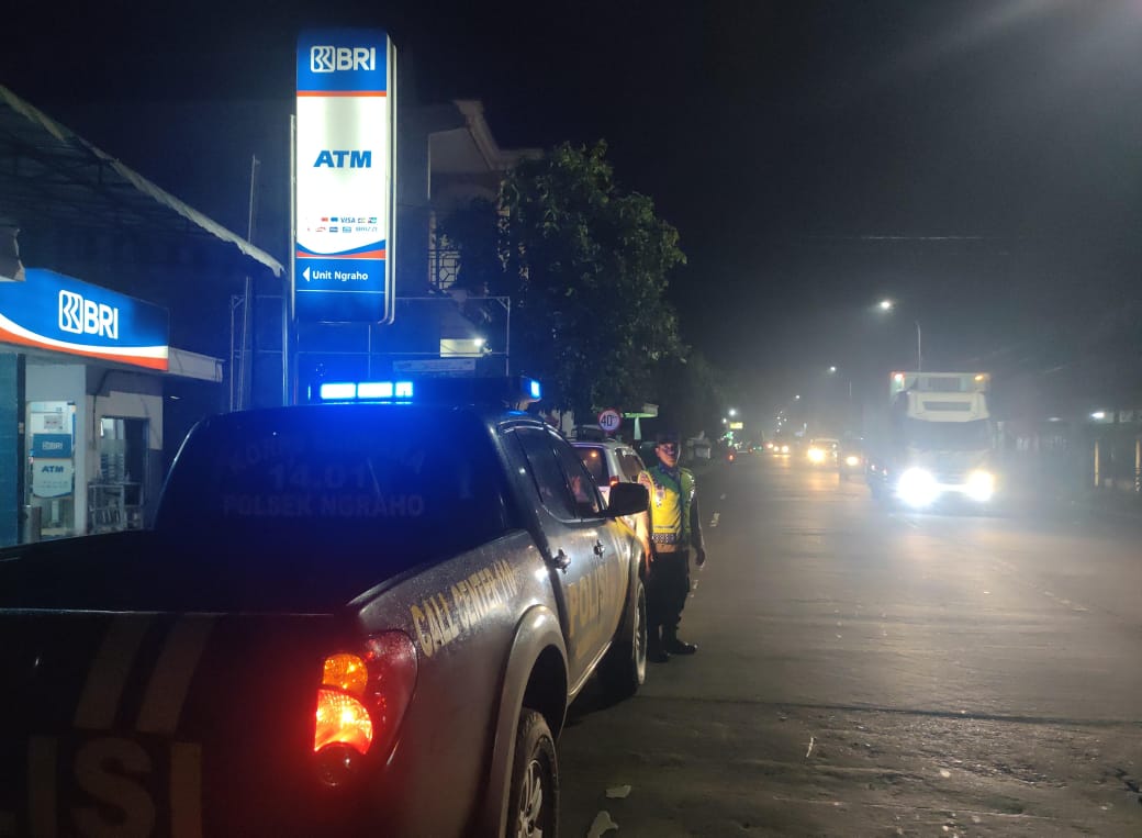 Intensifkan patroli di Malam Hari, Polsek Ngraho Tingkatkan Patroli langit biru pada Jam Rawan