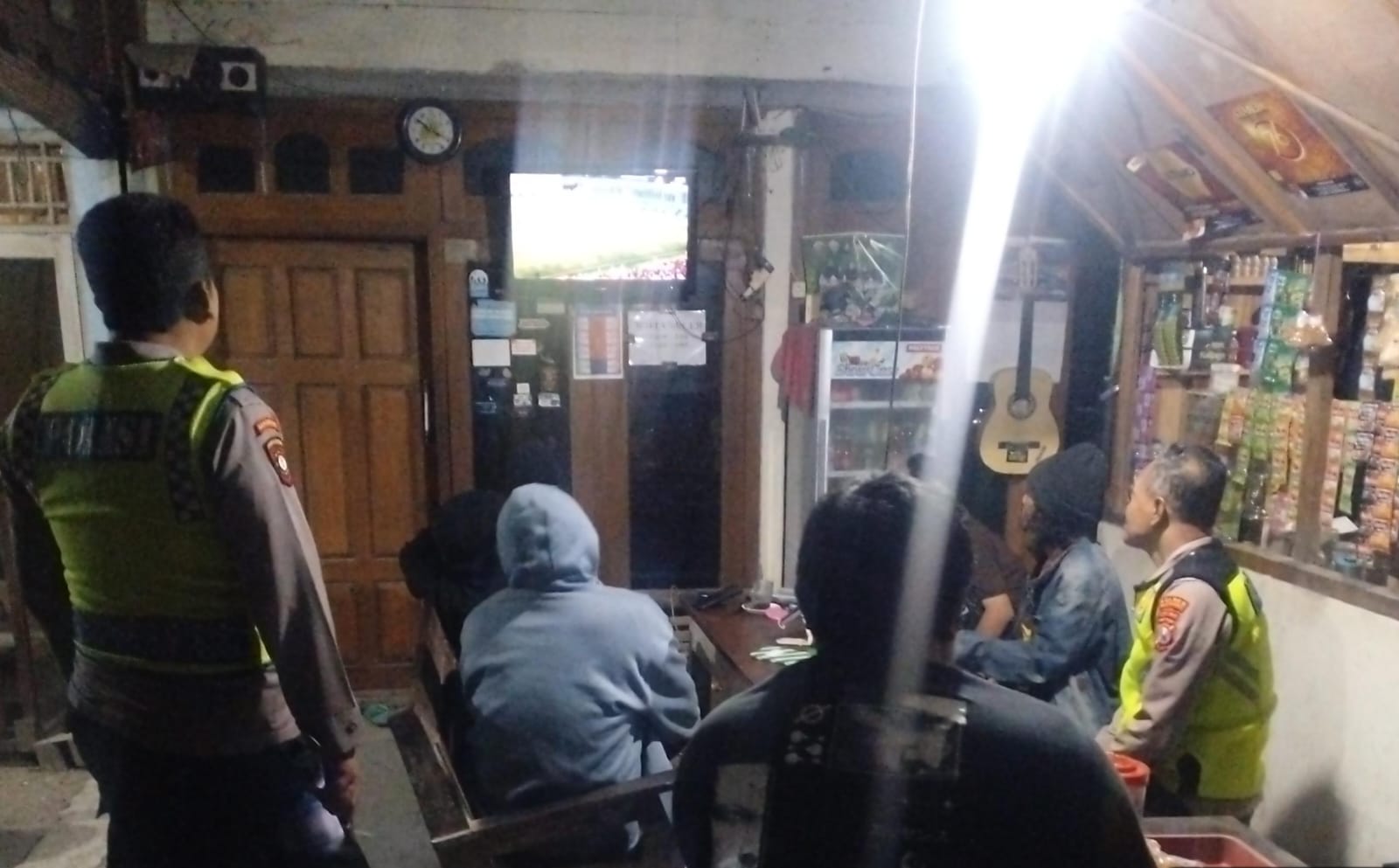 Intensifkan patroli di Malam Hari, Polsek Tambakrejo Tingkatkan Patroli langit biru pada Jam Rawan