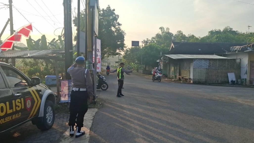 polsek malo laksanakan sapa pagi bentuk kehadiran polri di tengah-masyarakat