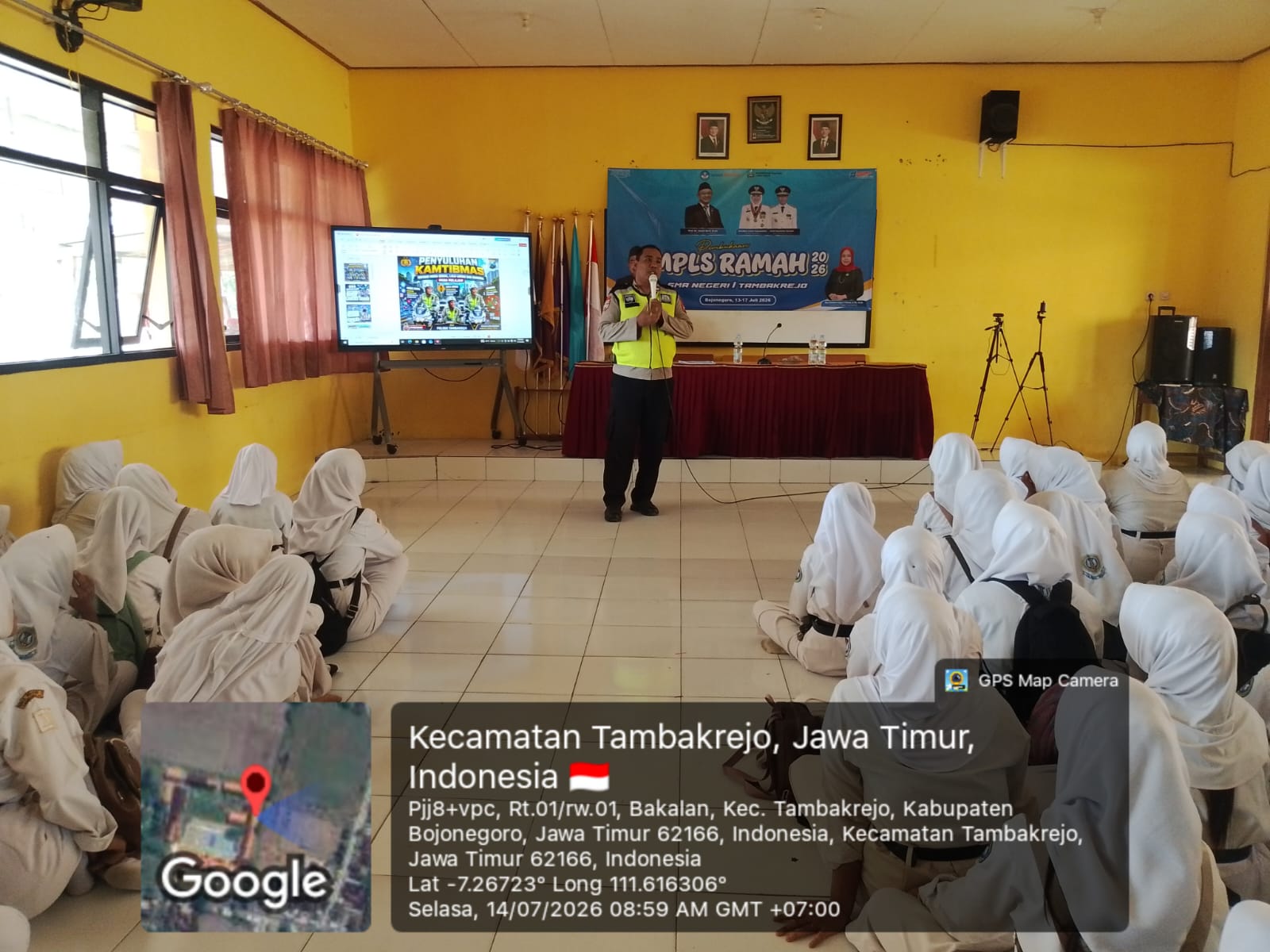 Cegah laka lantas Polsek Tambakrejo laksanakan pengaturan Pagi di jalur padat kendaraan