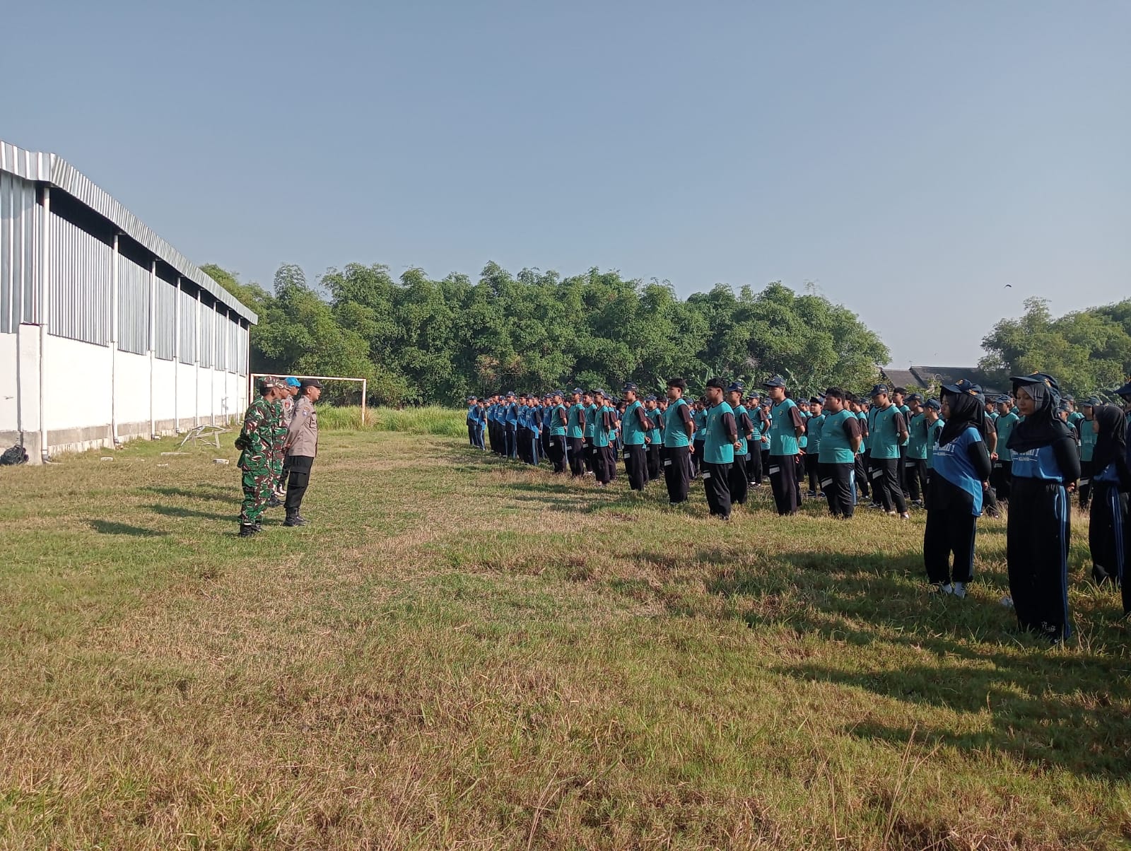 Polsek Kanor Bersama Koramil Kanor Berikan Pelatihan Baris Berbaris