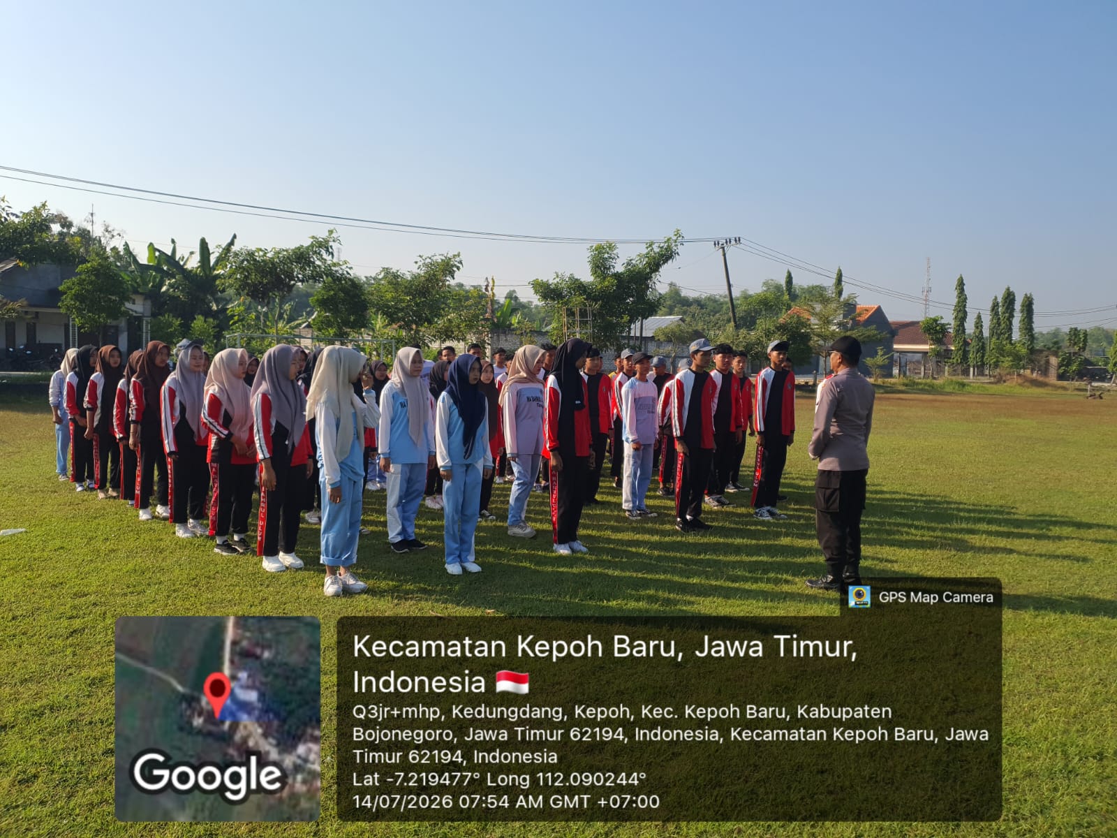Personel Polsek Kepohbaru Berikan Pelatihan PBB Kepada Pelajar MA Bahrul Ulum Kepohbaru