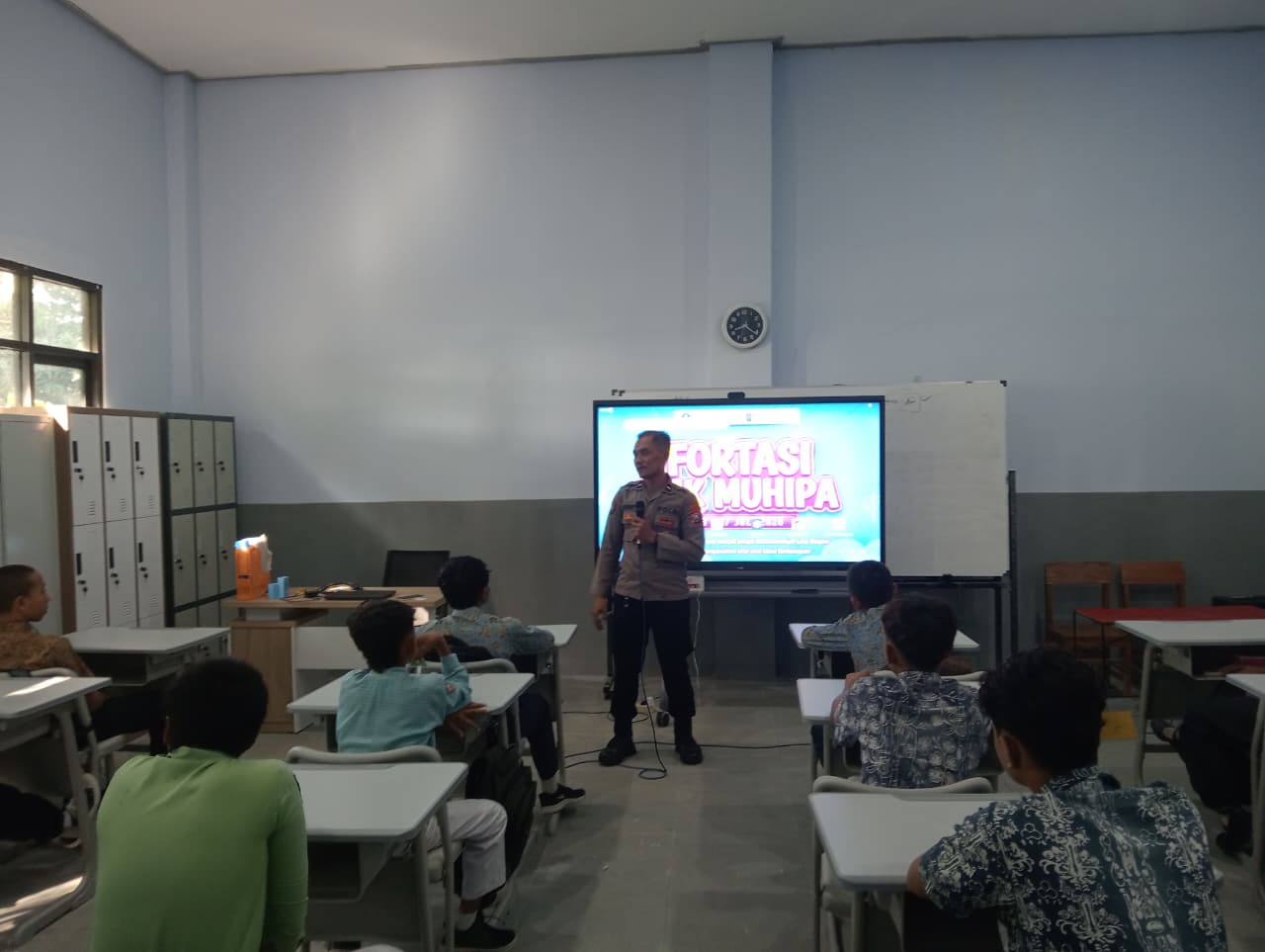Pemberian Materi MPLS Siswa Baru Oleh Polsek Padangan