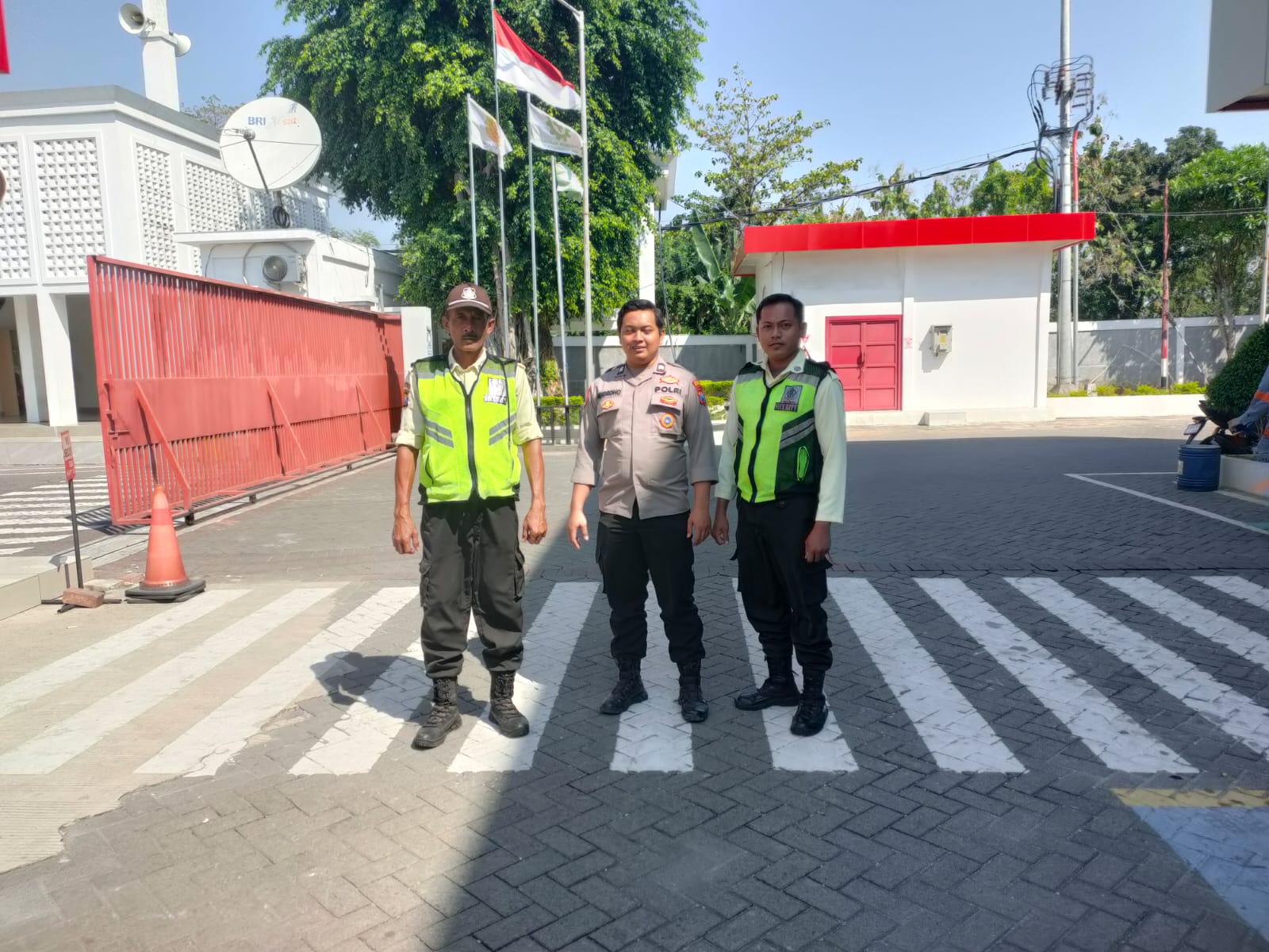Patroli Polsek Baureno Sambangi Objek Vital, Beri Pembinaan Dan Himbauan Kamtibmas Kepada Security