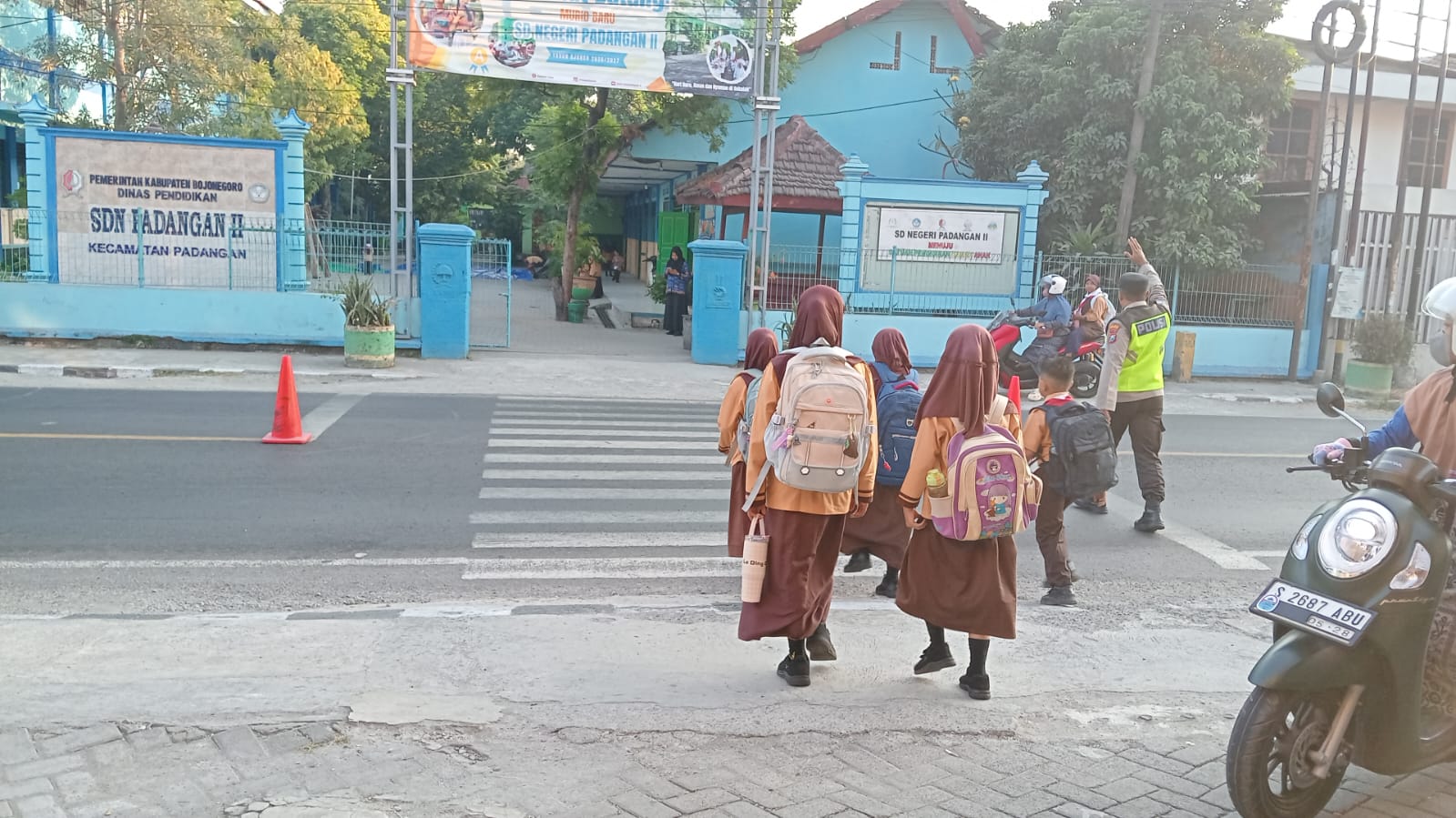 Menjaga Kamtibcar Lalulintas dan Rasa Aman Masyarakat, Polsek Padangan Laksanakan Sapa Pagi