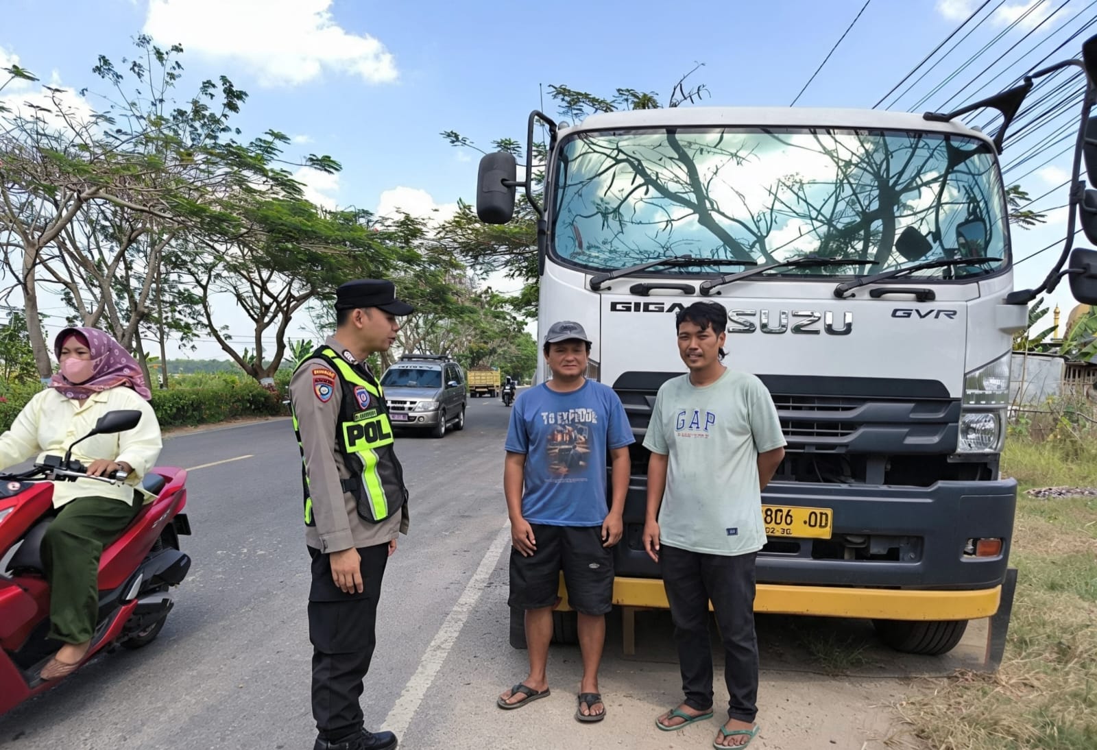Polsek Baureno Beri Himbauan Pada Sopir Truck