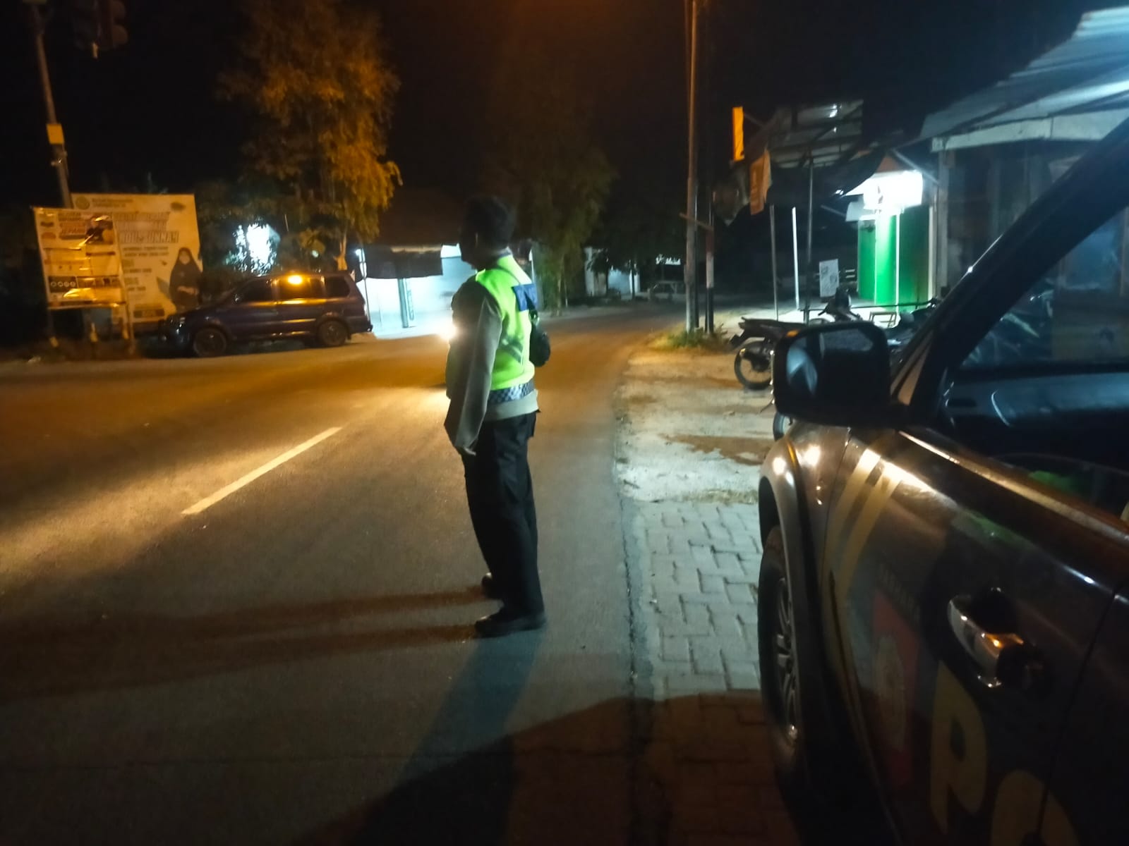 Piket jaga Polsek Sukosewu laksanakan Patroli Malam