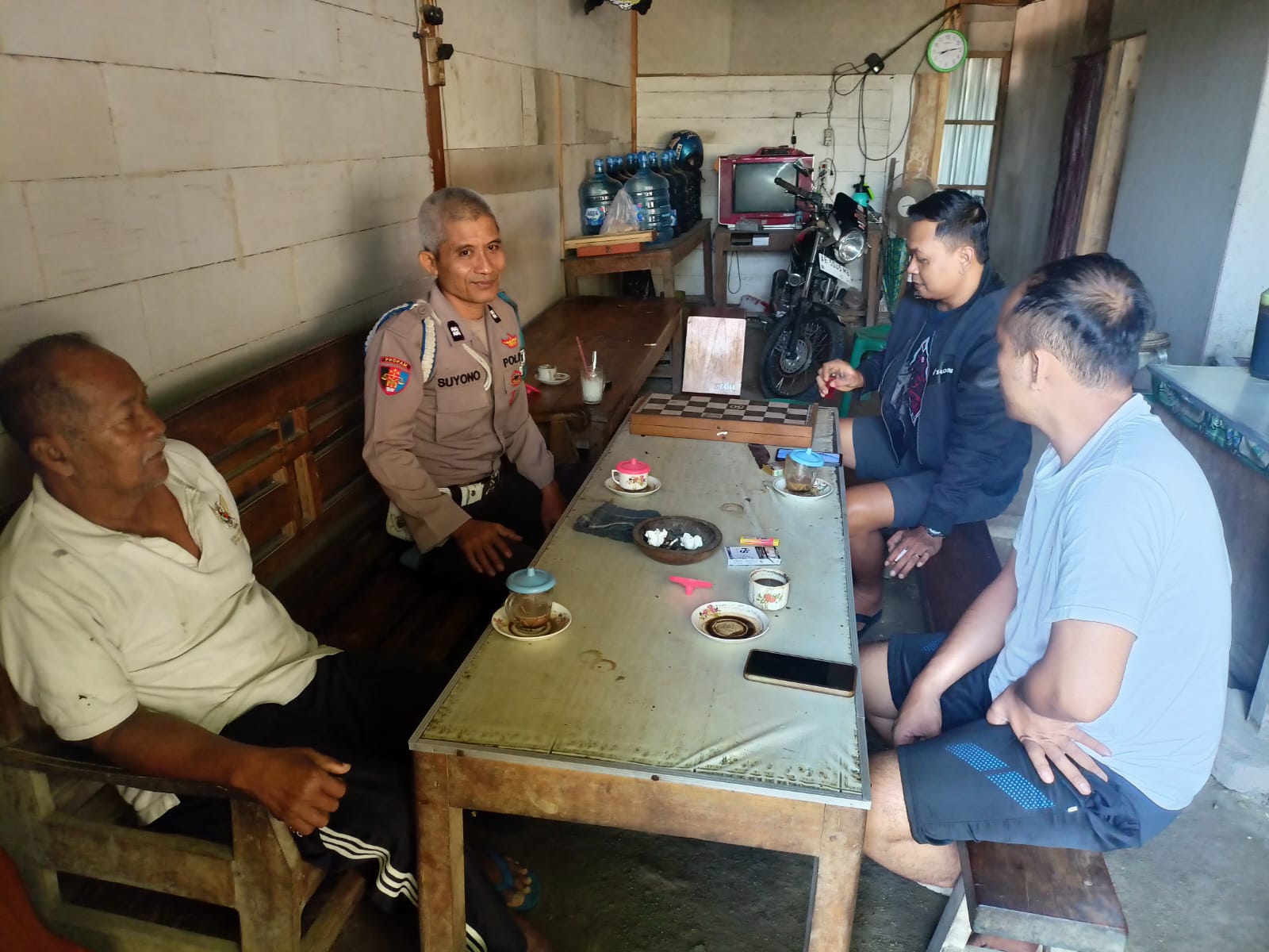 Polsek Margomulyo Giat Patroli Dialogis dan Memberikan Himbauan Kamtibmas