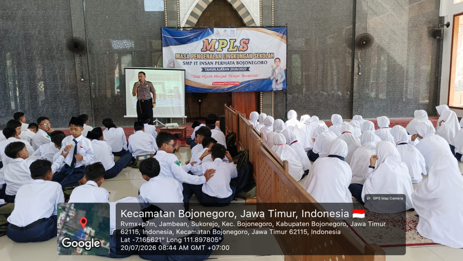 Polsek Bojonegoro Kota Berikan Penyuluhan Bahaya NAPZA kepada Siswa SMP IT Insan Permata Saat MPLS
