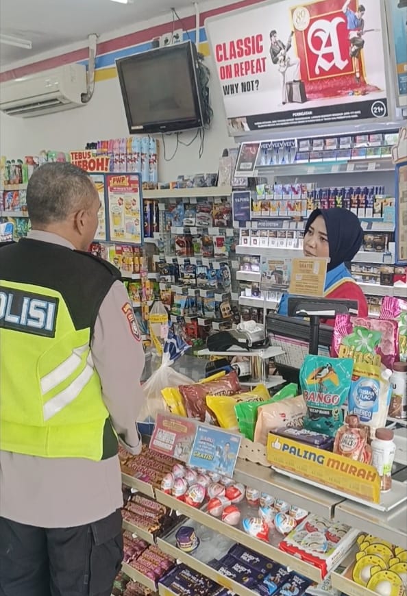 Polsek Ngraho Patroli ke Indomaret dan Alfamart, Himbau Karyawan Tingkatkan Kewaspadaan