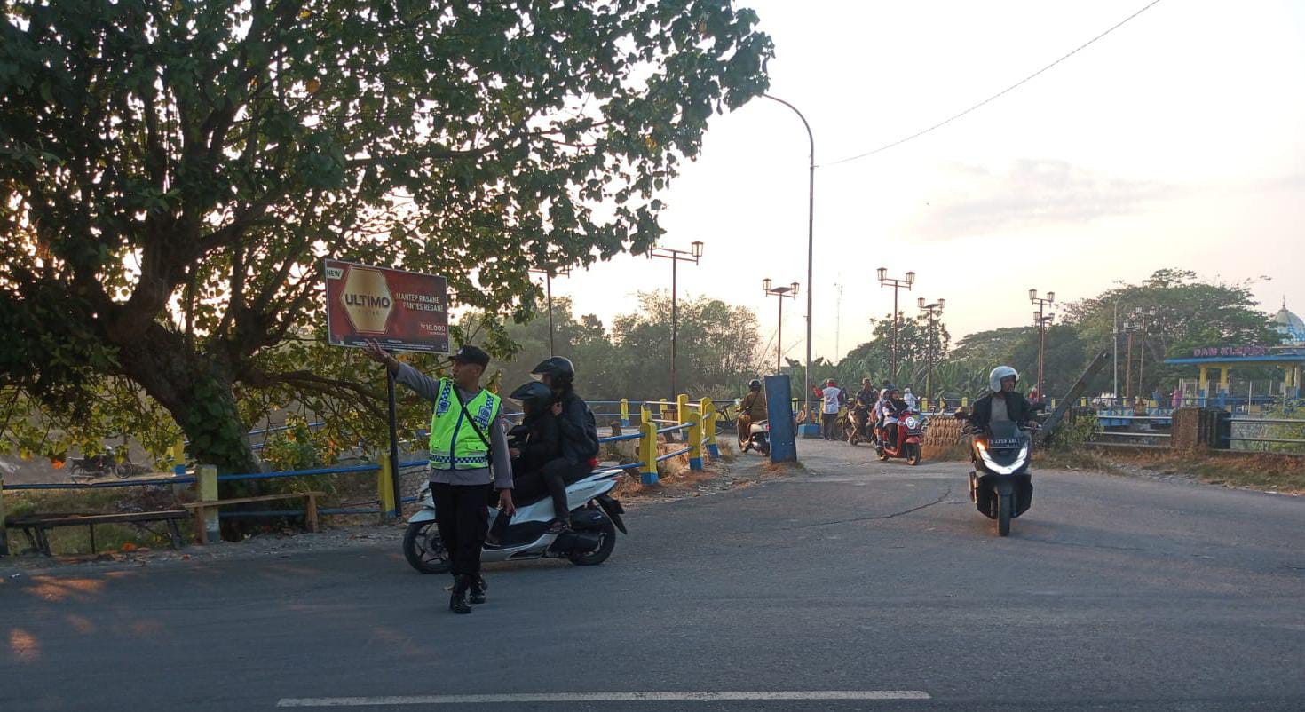 Piket jaga polsek Sukosewu laksanakan sapa pagi