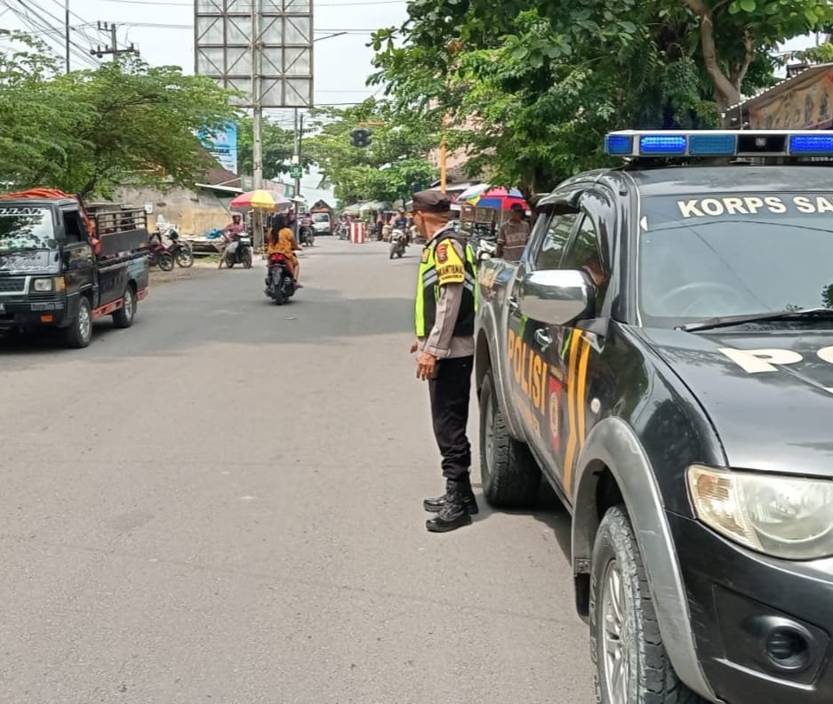 Cegah gangguan Kamtibmas petugas jaga Polsek Tambakrejo Laksanakan Patroli di Sore hari