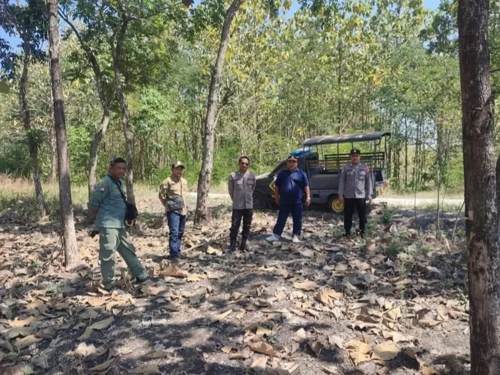 Antisipasi Karhutla Polsek Purwosari Patroli Kawasan Hutan