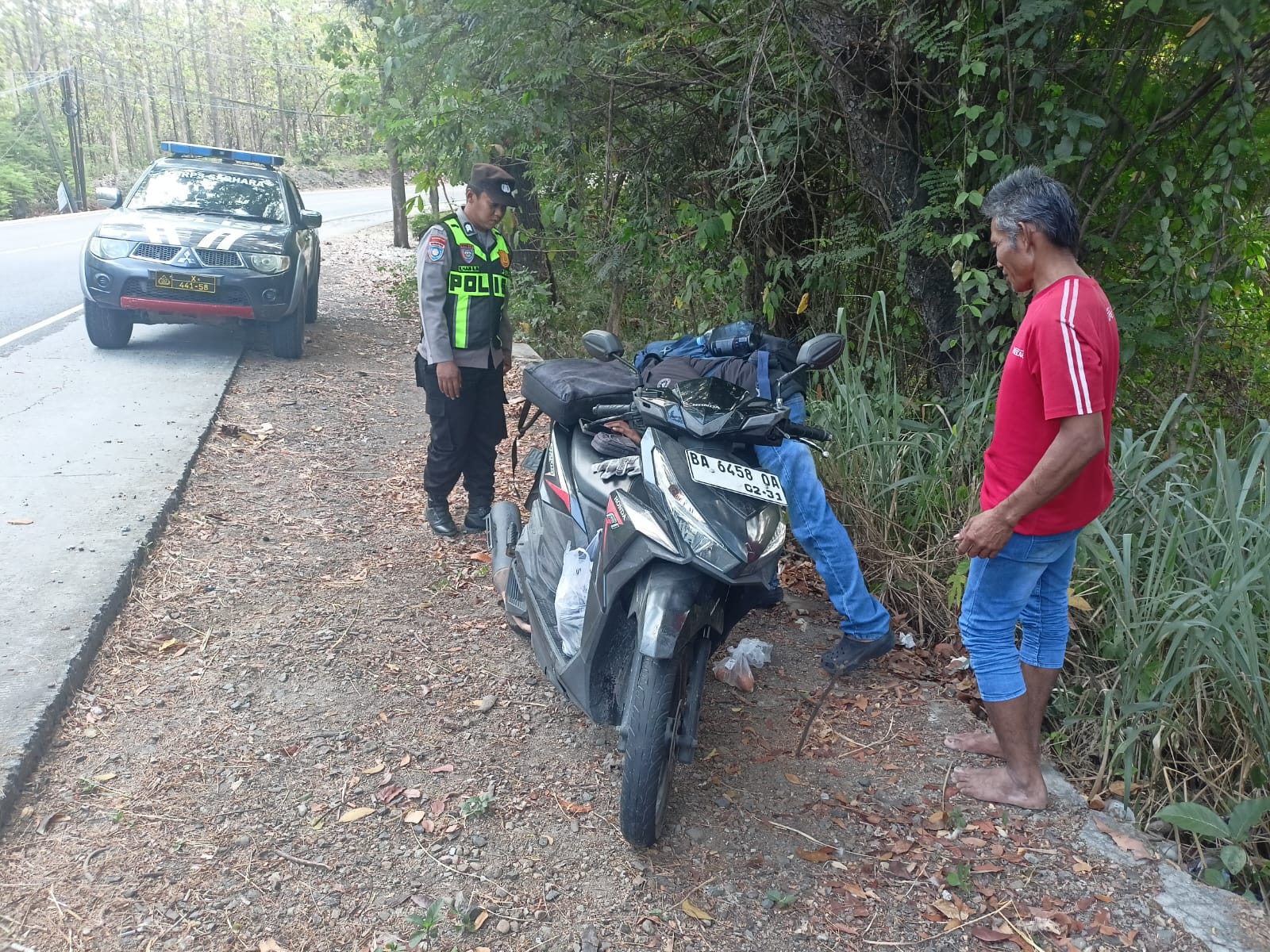 Polsek Margomulyo Giat Patroli Dialogis dan Memberikan Himbauan Kamtibmas