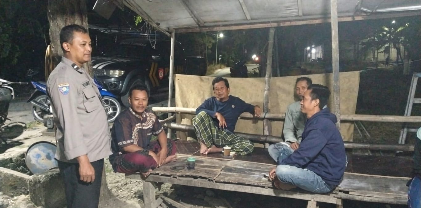 Polsek Baureno Sampaikan Himbauan Kamtibmas Melalui Patroli Dialogis