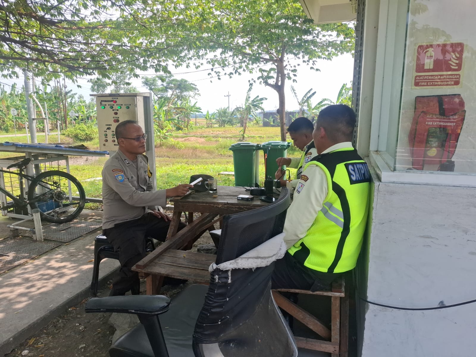 Patroli dialogis sapa Siang Polsek Gayam antisipasi gangguan Kamtibmas