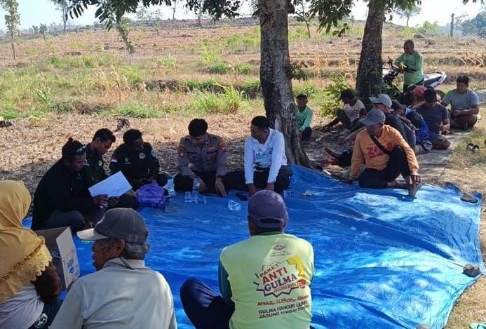 Anggota Polsek Sekar Hadiri Giat Bimtek RHL Poktan Wono Sekar Makmur